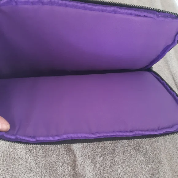 Computer case - Picture 3 of 4